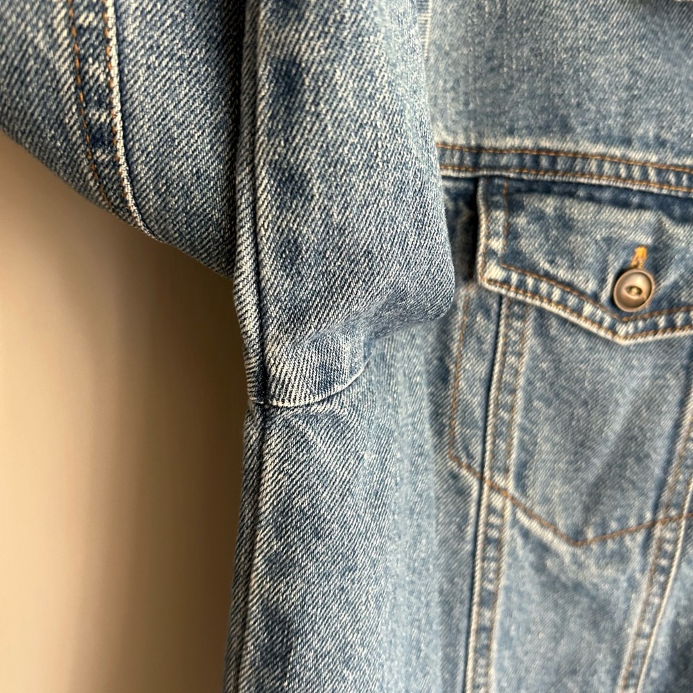 Vintage Y2K Studio Ease Denim Trucker Short Jean Jacket Indie 2000s Layering | 8 - Picture 8 of 15